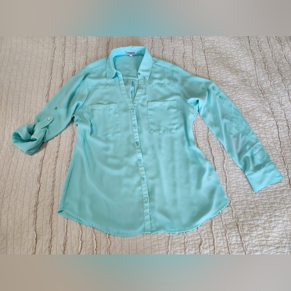 Express Women's Solid Two Pocket Portofino Shirt, Size L, Blue